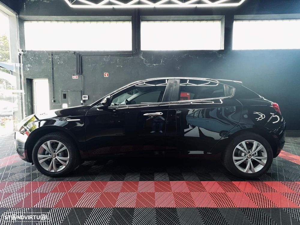 Alfa Romeo Giulietta 1.6 JTDM Distinctive - 17