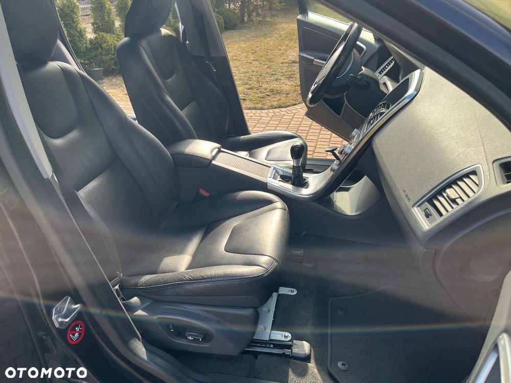 Volvo XC 60 D4 AWD Summum - 9