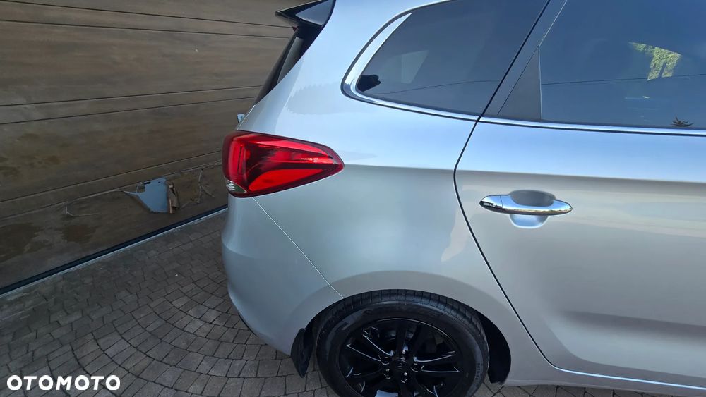 Kia Carens - 20