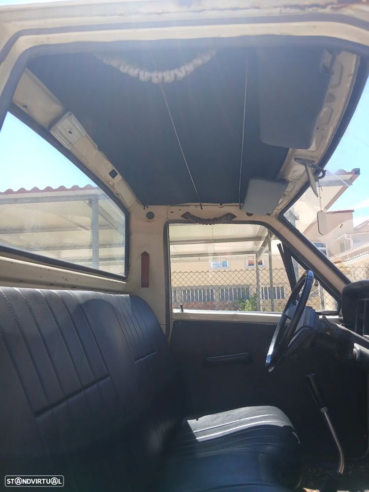 Nissan Pick Up - 6