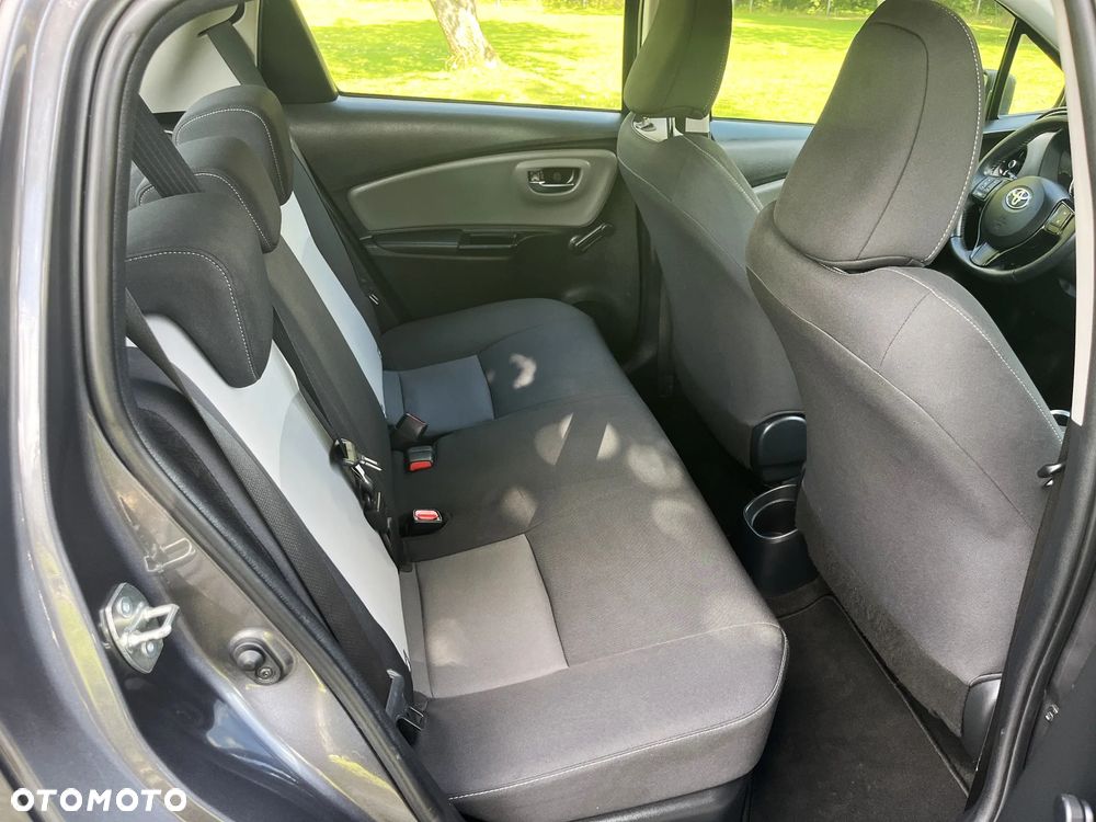 Toyota Yaris ver-hybrid-1-5-comfort - 17