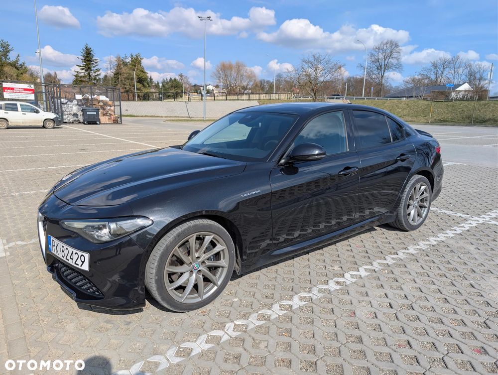 Alfa Romeo Giulia 2.0 Turbo 16V AT8-Q4 Veloce - 4