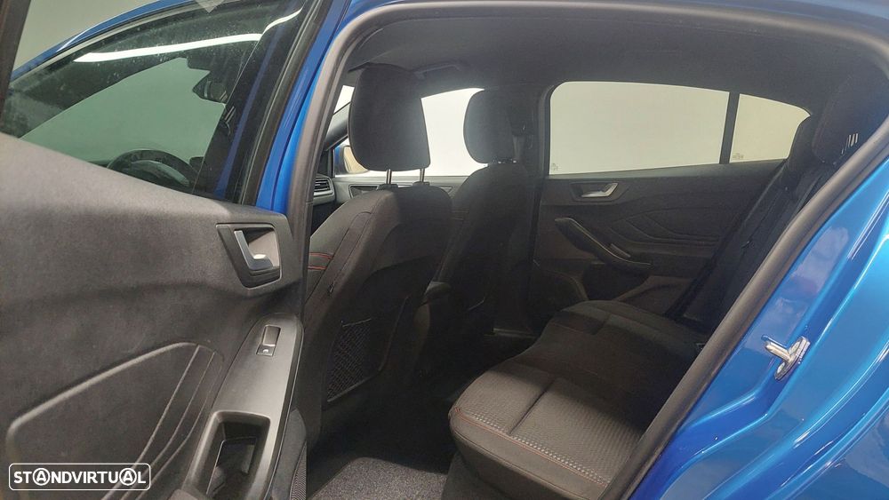 Ford Focus 1.0 EcoBoost MHEV ST-Line - 13