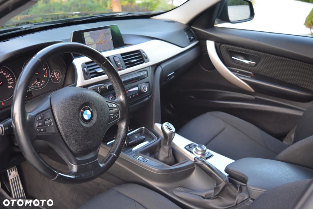 BMW Seria 3 316d Edition M Sport Shadow - 22