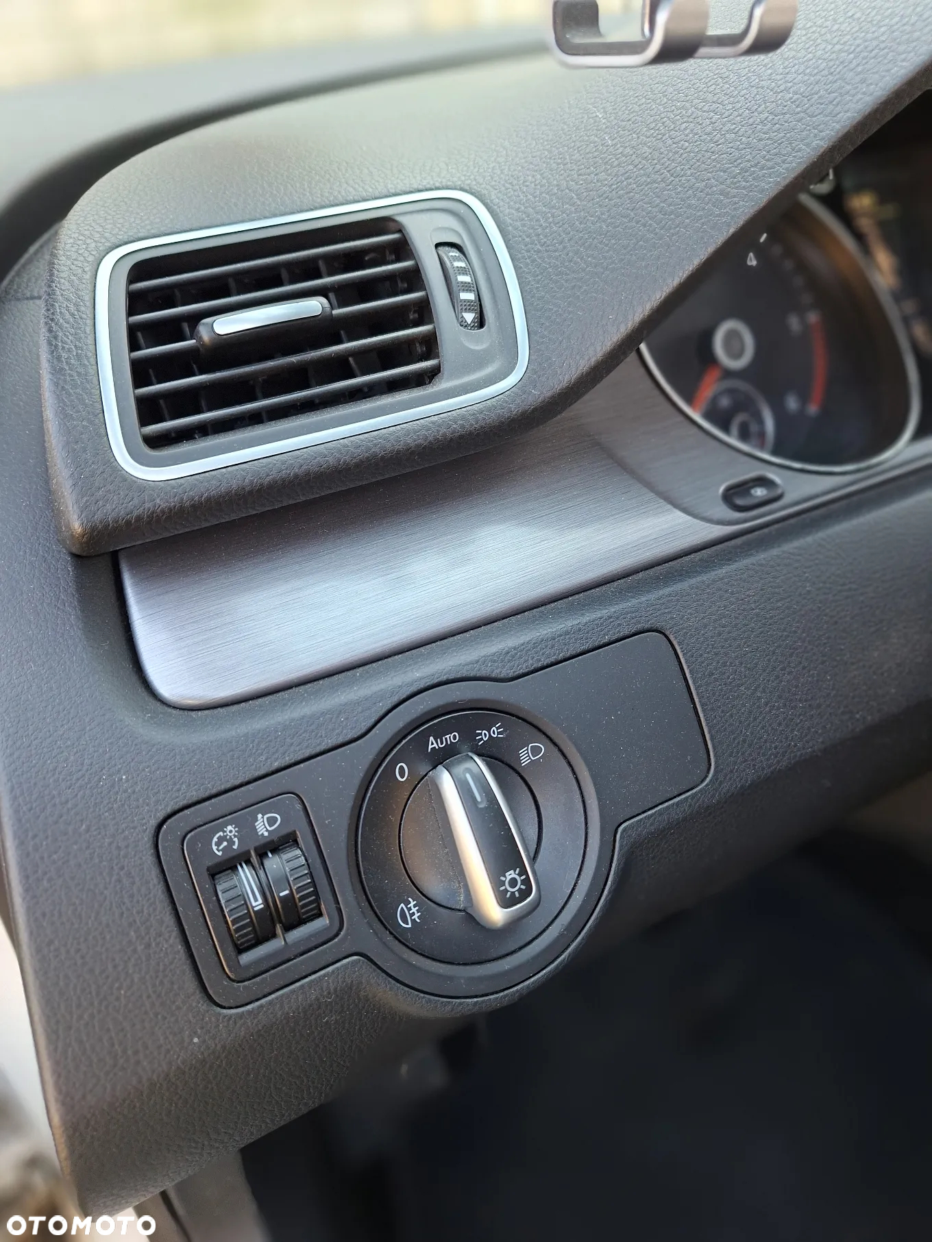 Volkswagen Passat - 14