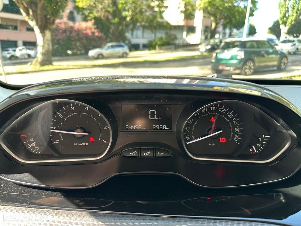 Peugeot 2008 PureTech 110 Stop&Start Style - 8