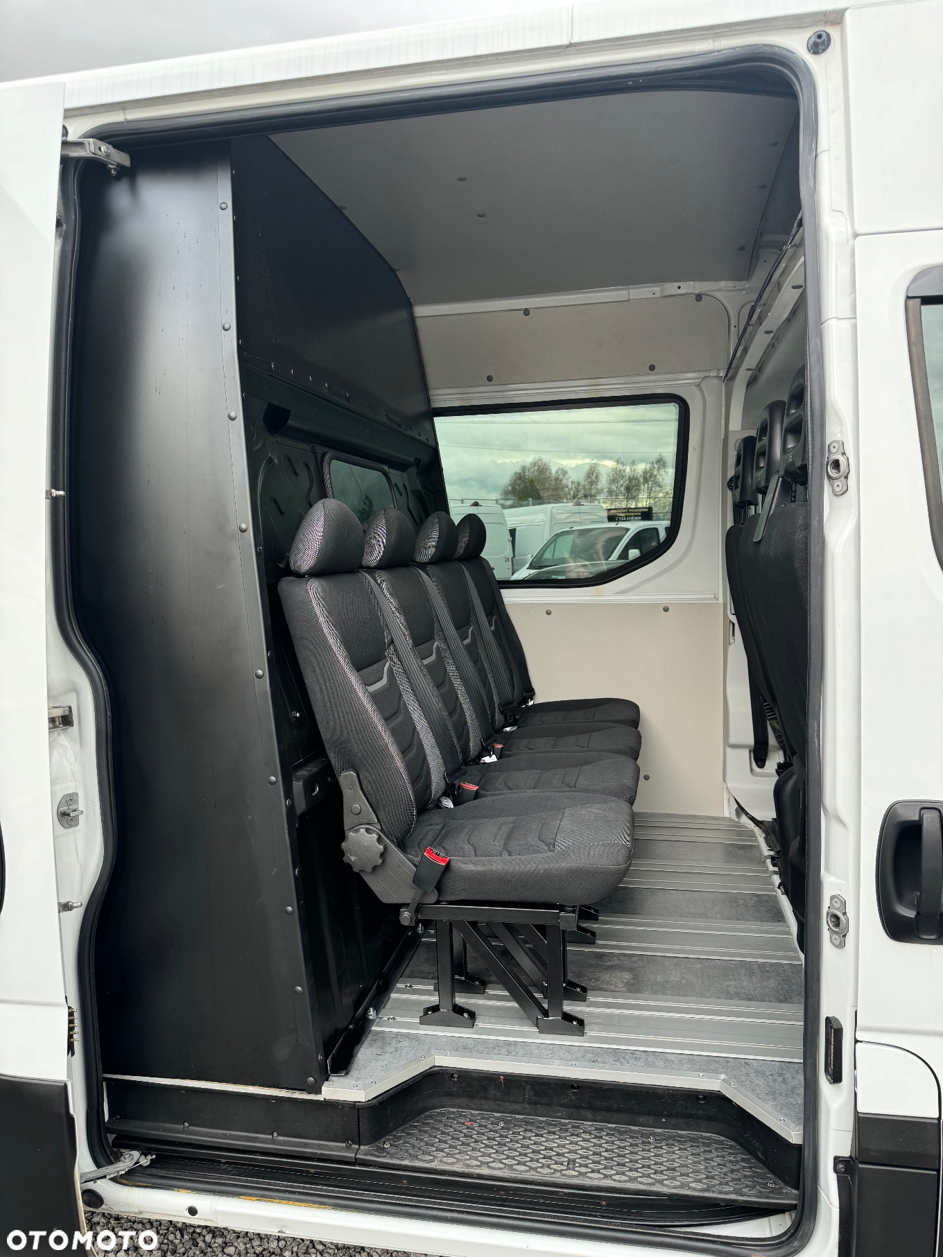 Iveco Daily Brygadówka 7 os Kamera Bagażnik GWARNACJA - 4