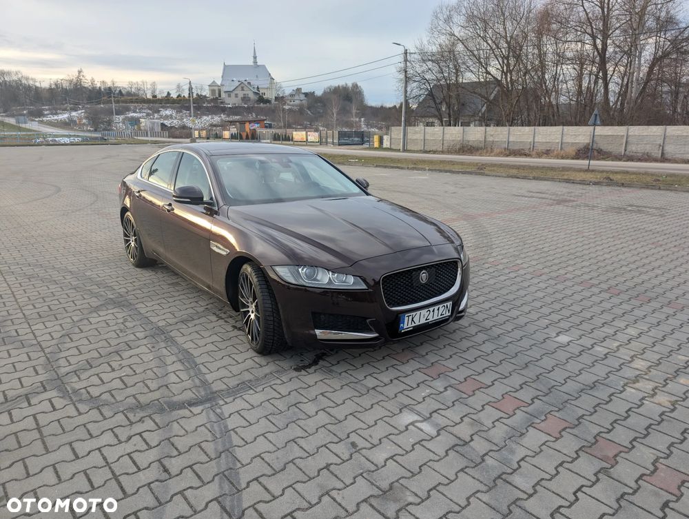 Jaguar XF 20d Prestige - 9