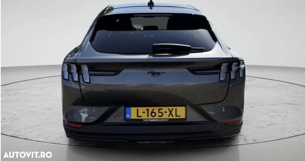 FORD Mustang Mach-E 2021 — imagine 8