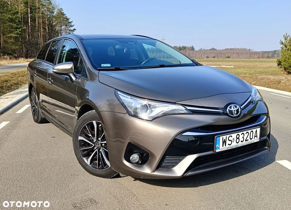 Toyota Avensis 2.0 D-4D Prestige - 2