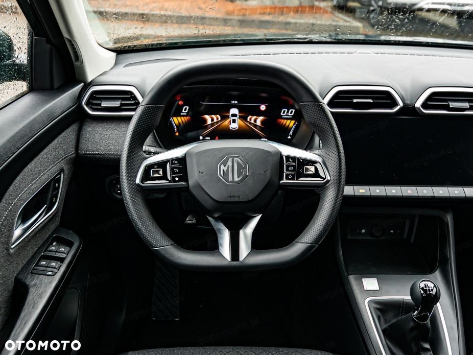MG ZS - 8