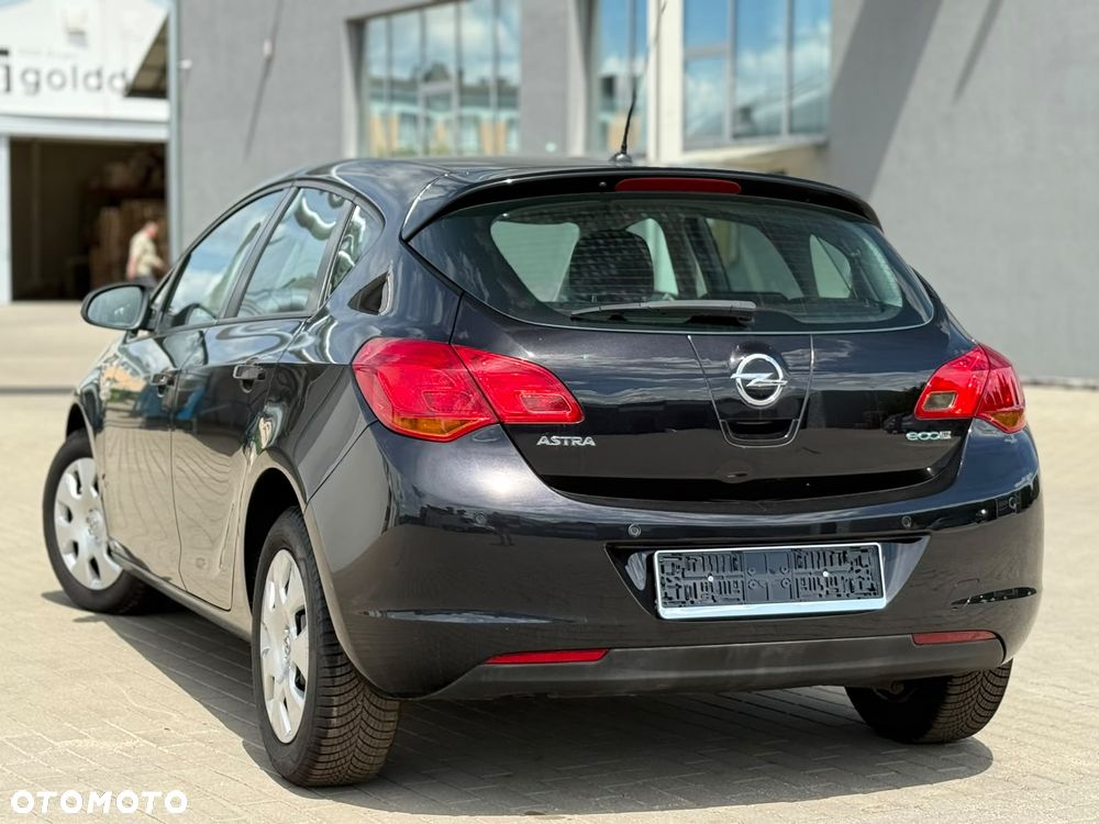Opel Astra 1.4 150 Jahre - 6