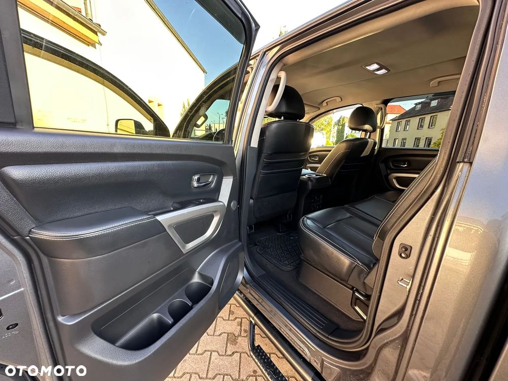 Nissan Titan 5.6 V8 LE Crew Cab - 15