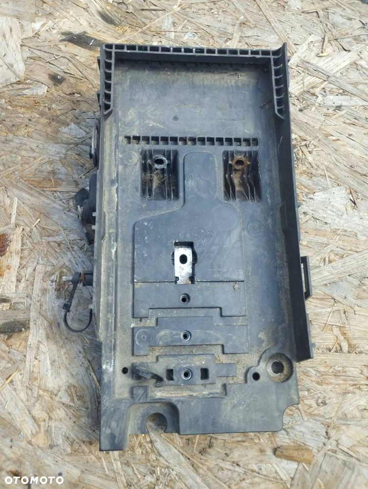 podstawa akumulatora ford mondeo mk5 2,0 diesel - 2