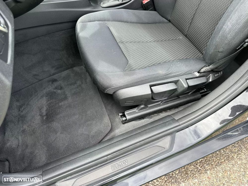 BMW 320 d EfficientDynamics Line Sport - 34