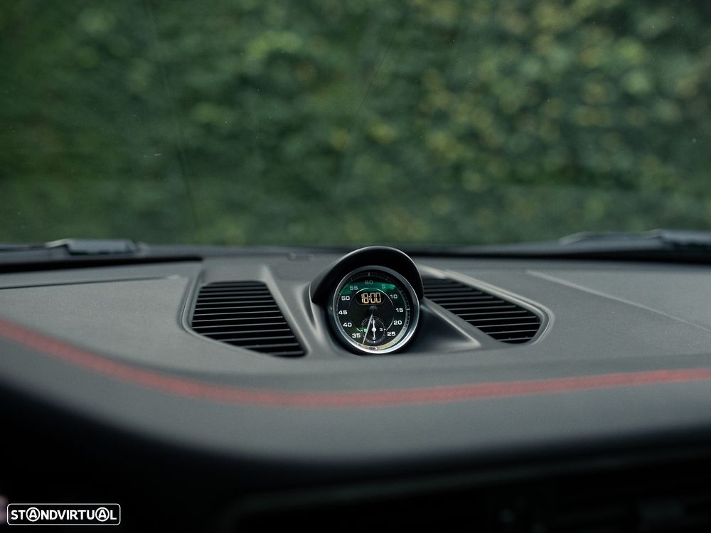 Porsche 911 (991) Carrera 4 GTS PDK - 37