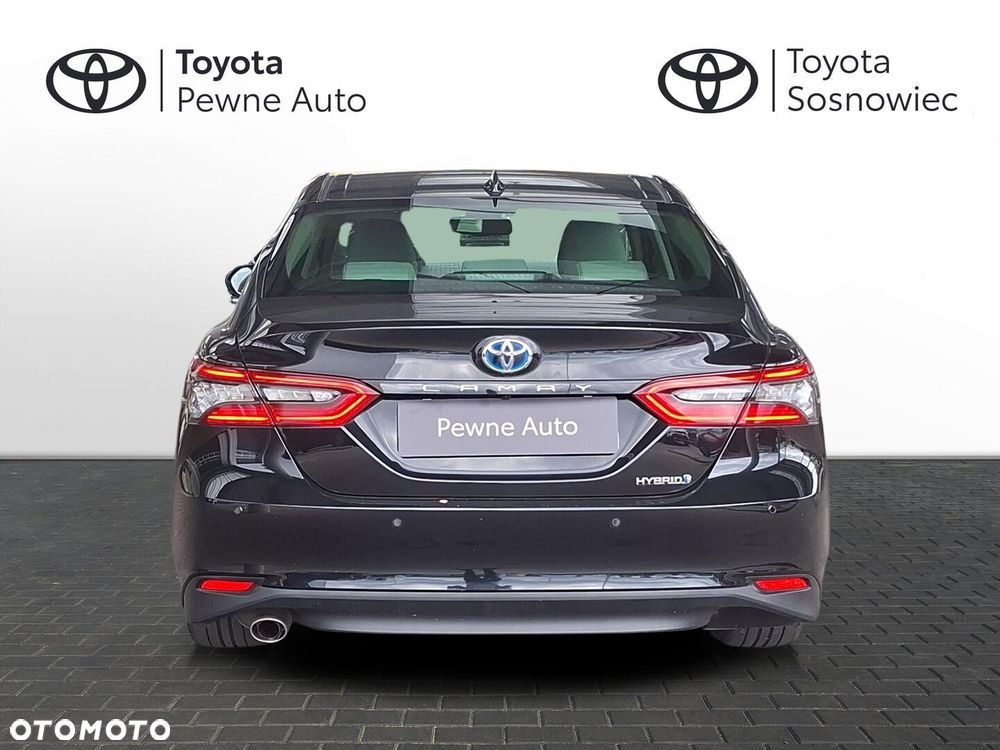 Toyota Camry - 5