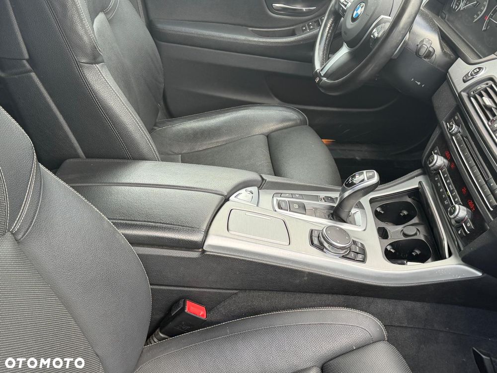 BMW Seria 5 M550d xDrive Sport-Aut - 8