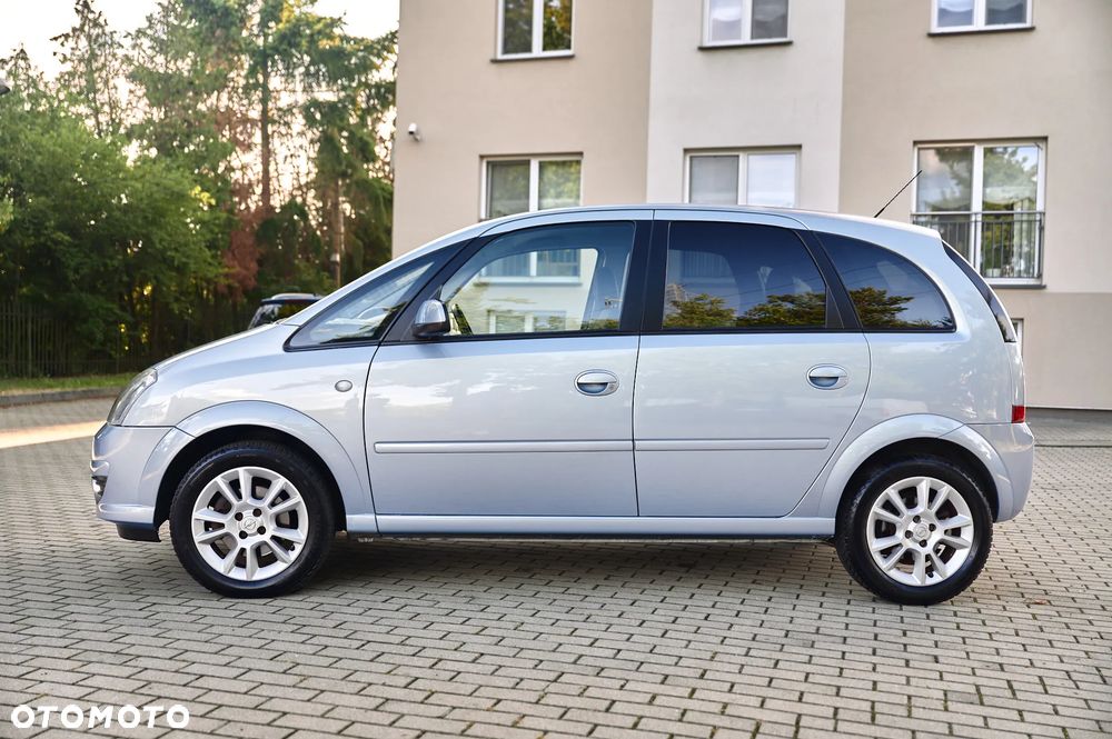 Opel Meriva 1.8 16V Essentia Easytronic - 8