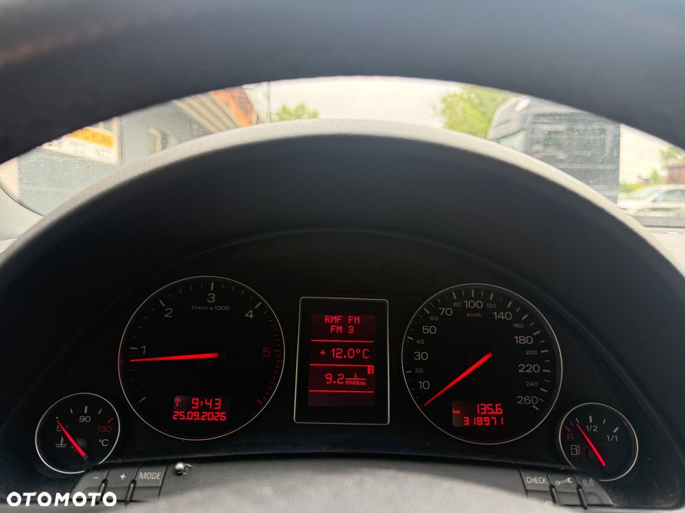 Audi A4 Avant 2.5 TDI - 4