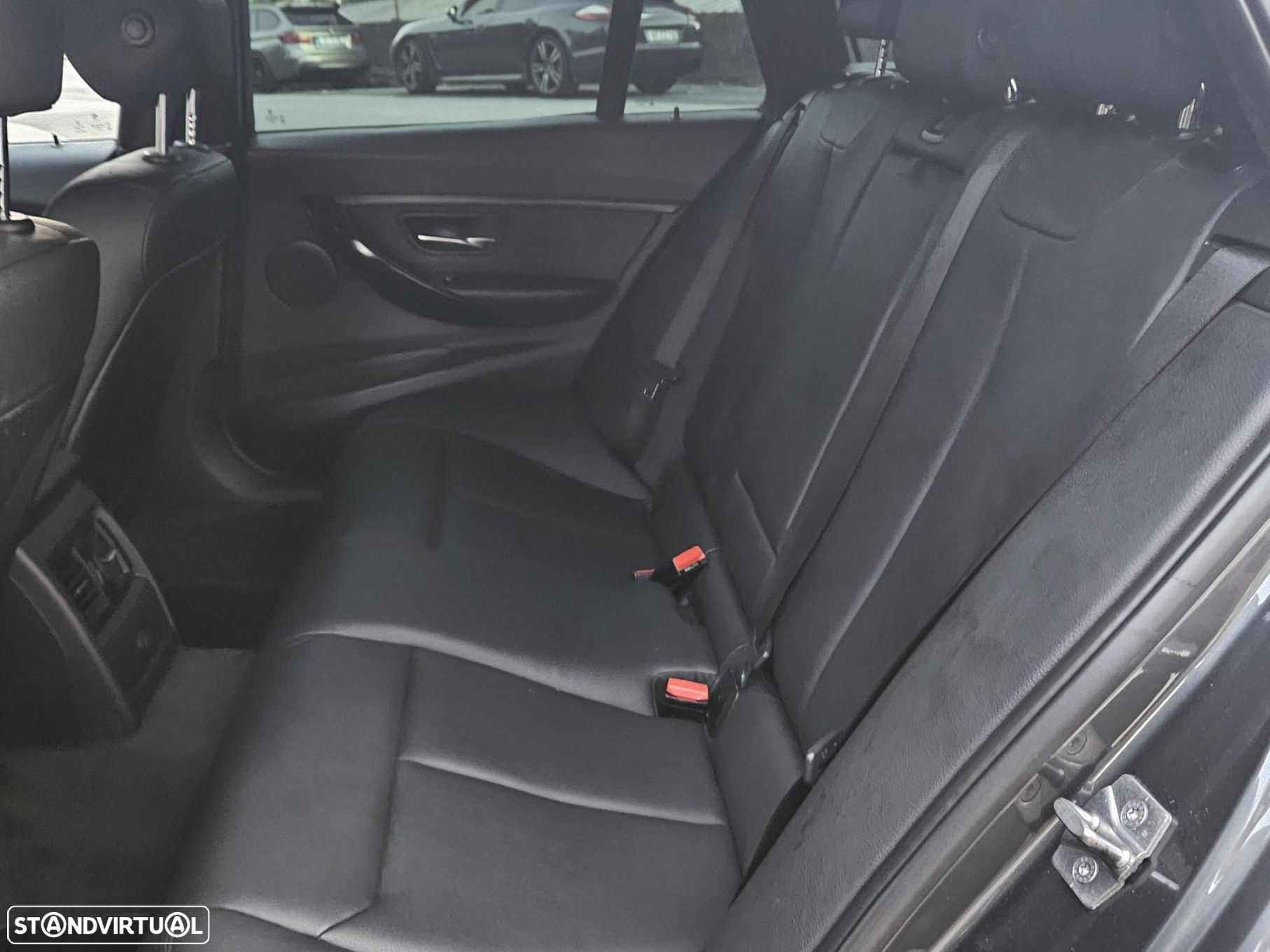 BMW 320 d Touring xDrive - 24