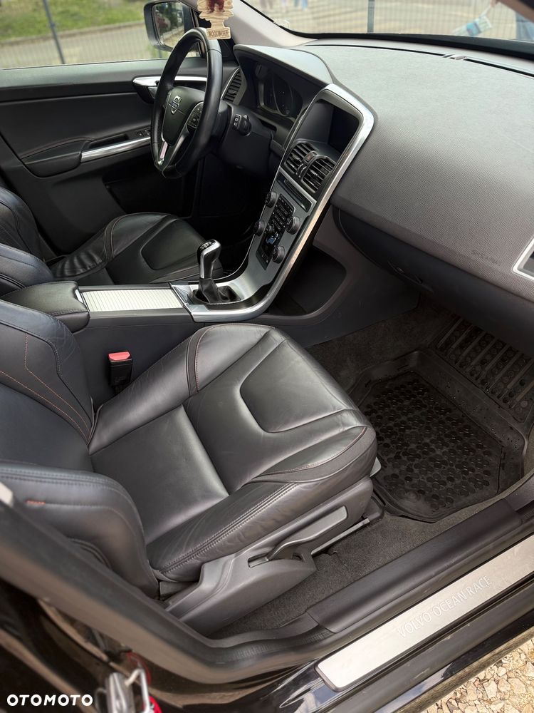 Volvo XC 60 D3 Drive-E Ocean Race - 9