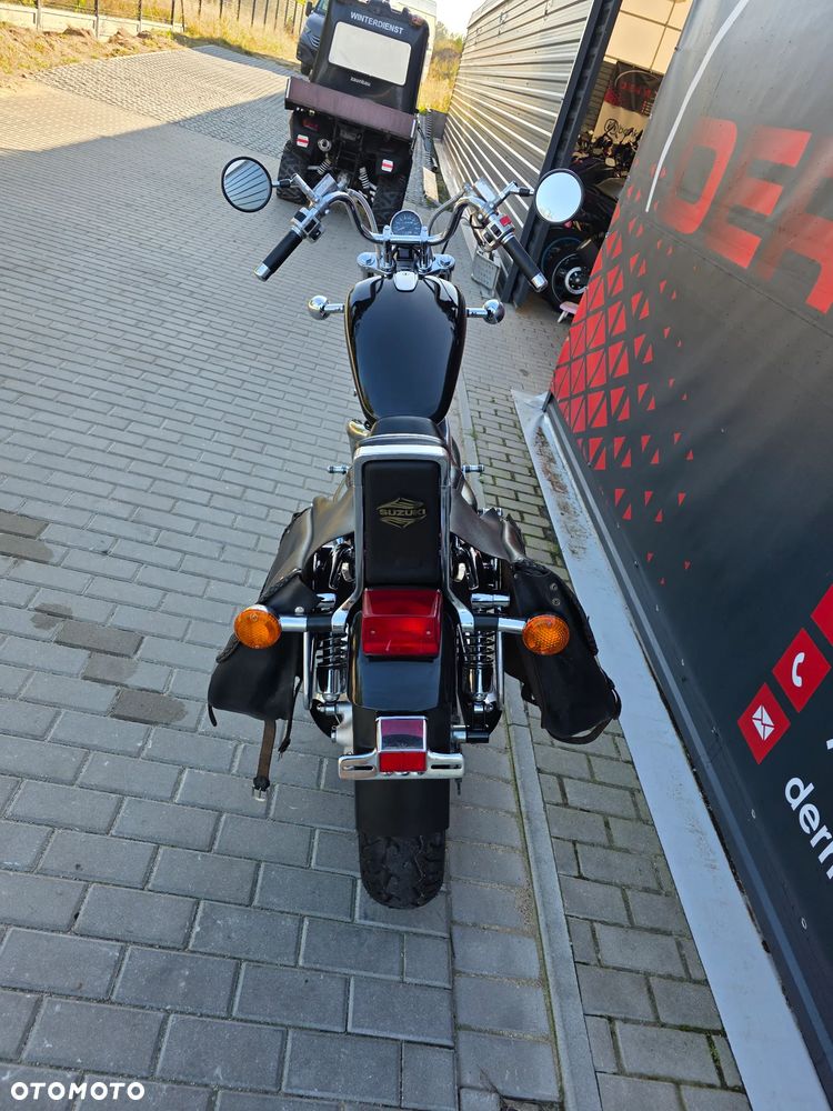 Suzuki Intruder - 17