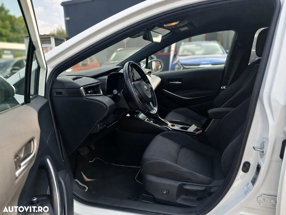 Toyota Corolla - 21