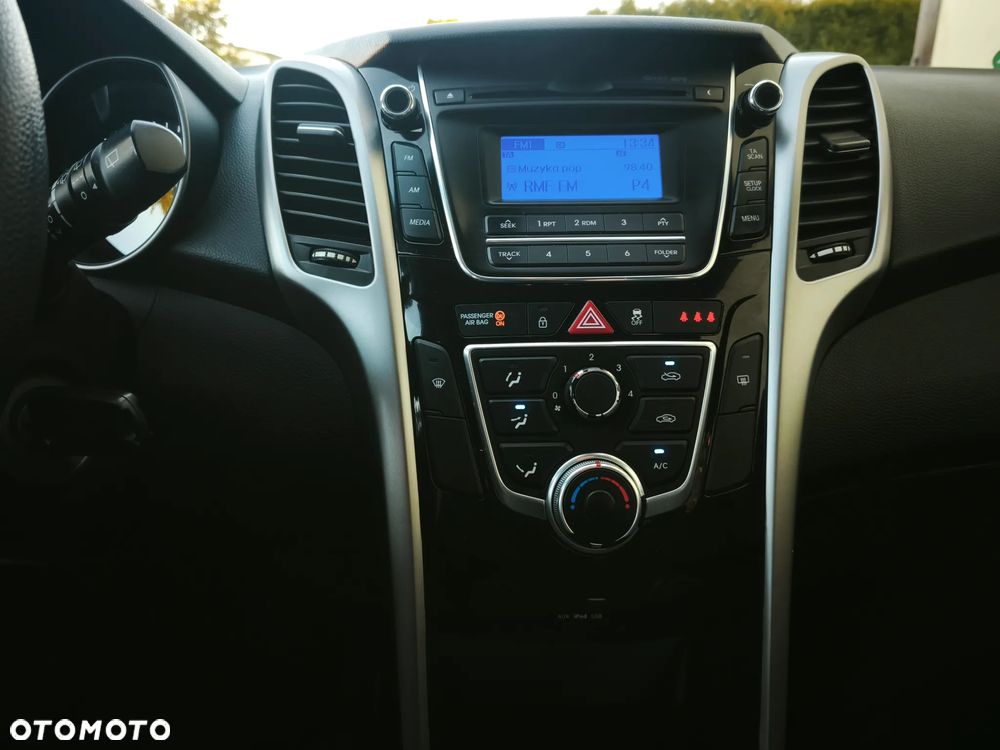 Hyundai i30 blue 1.6 CRDi Classic Navigation - 11