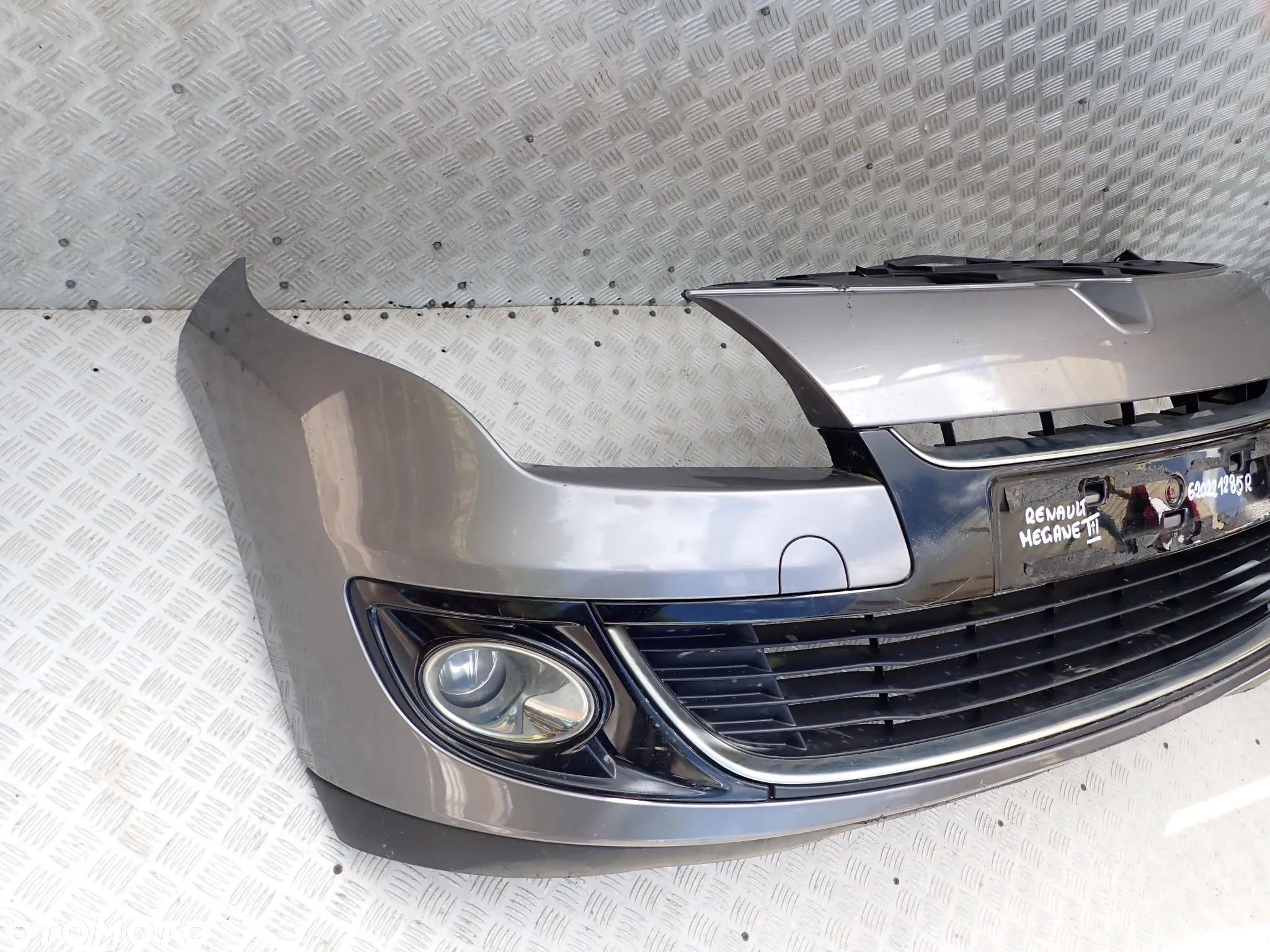 ZDERZAK PRZEDNI RENAULT MEGANE III  620221285R KOD LAKIERU TEKNG - 3