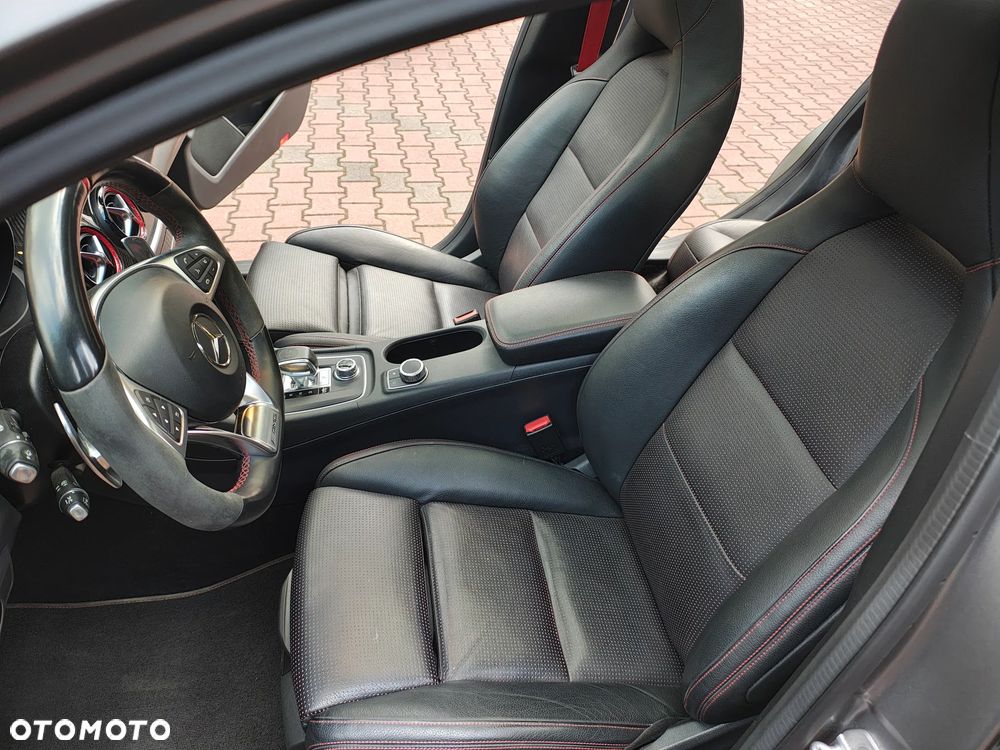 Mercedes-Benz GLA - 12