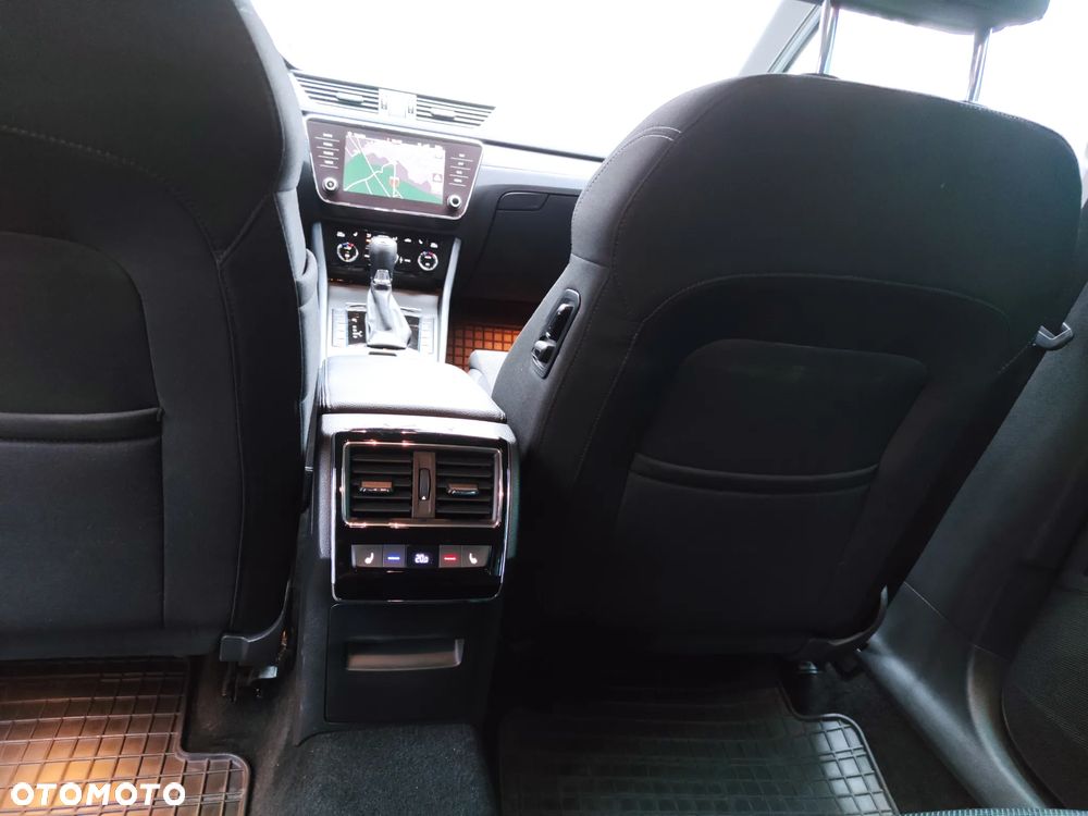 Skoda Superb 2.0 TDI SCR Style DSG - 21