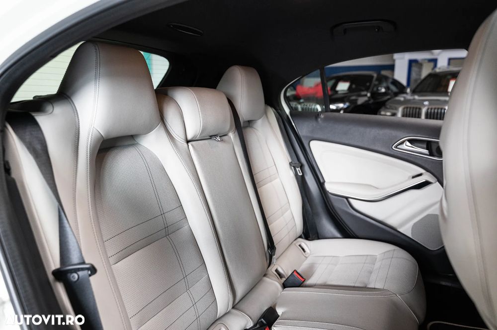 Mercedes-Benz A 180 CDI BlueEfficiency 7G-DCT - 7