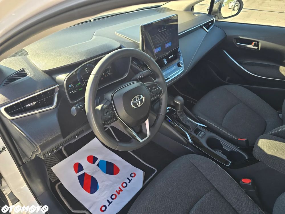Toyota Corolla 1.8 Hybrid Comfort - 28