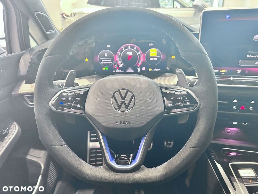 Volkswagen Golf - 25