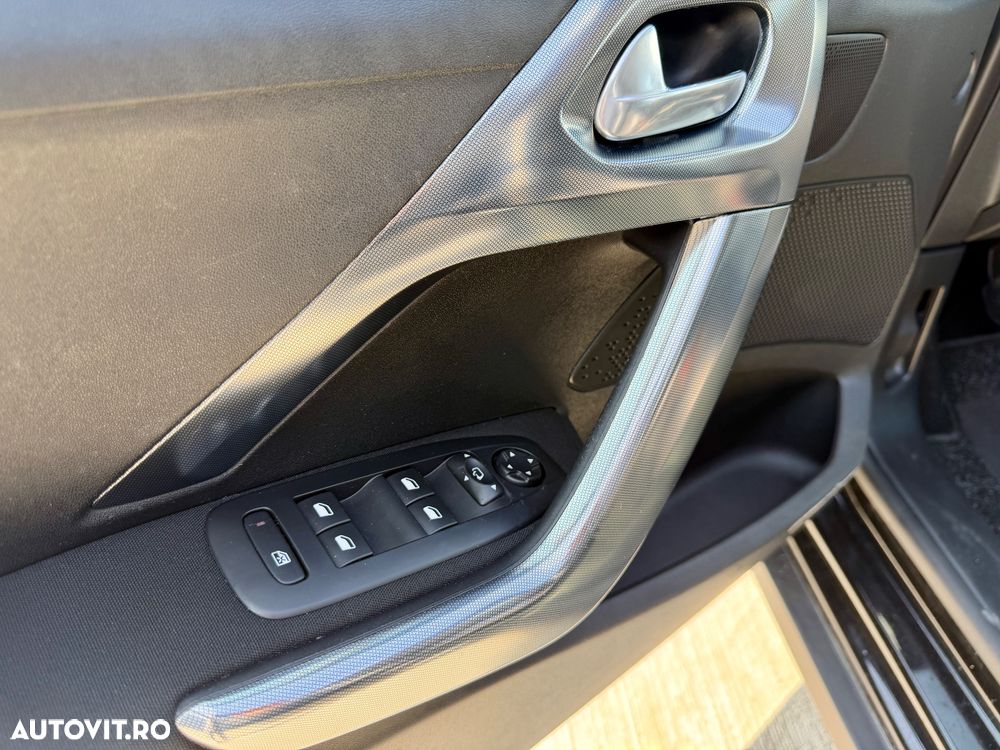 Peugeot 2008 82 VTI Allure - 26