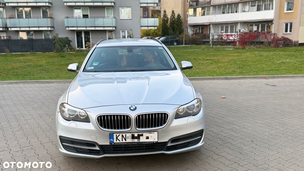 BMW Seria 5 525d Luxury Line - 2