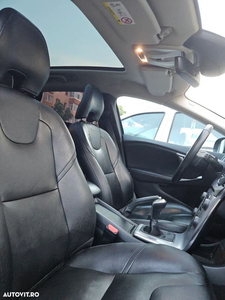 VOLVO V40 2016 — imagine 15