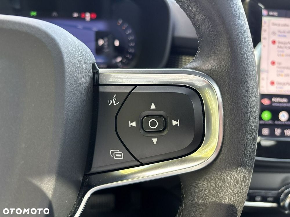 Volvo XC 40 B4 Plus Dark - 27