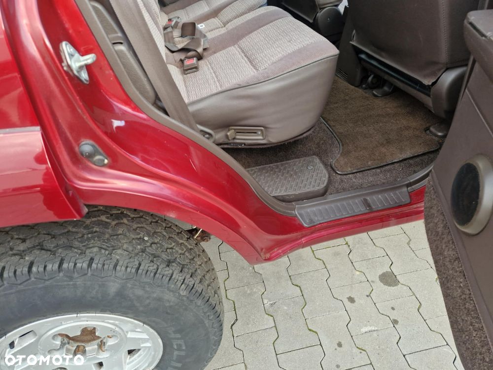 Toyota Land Cruiser - 22