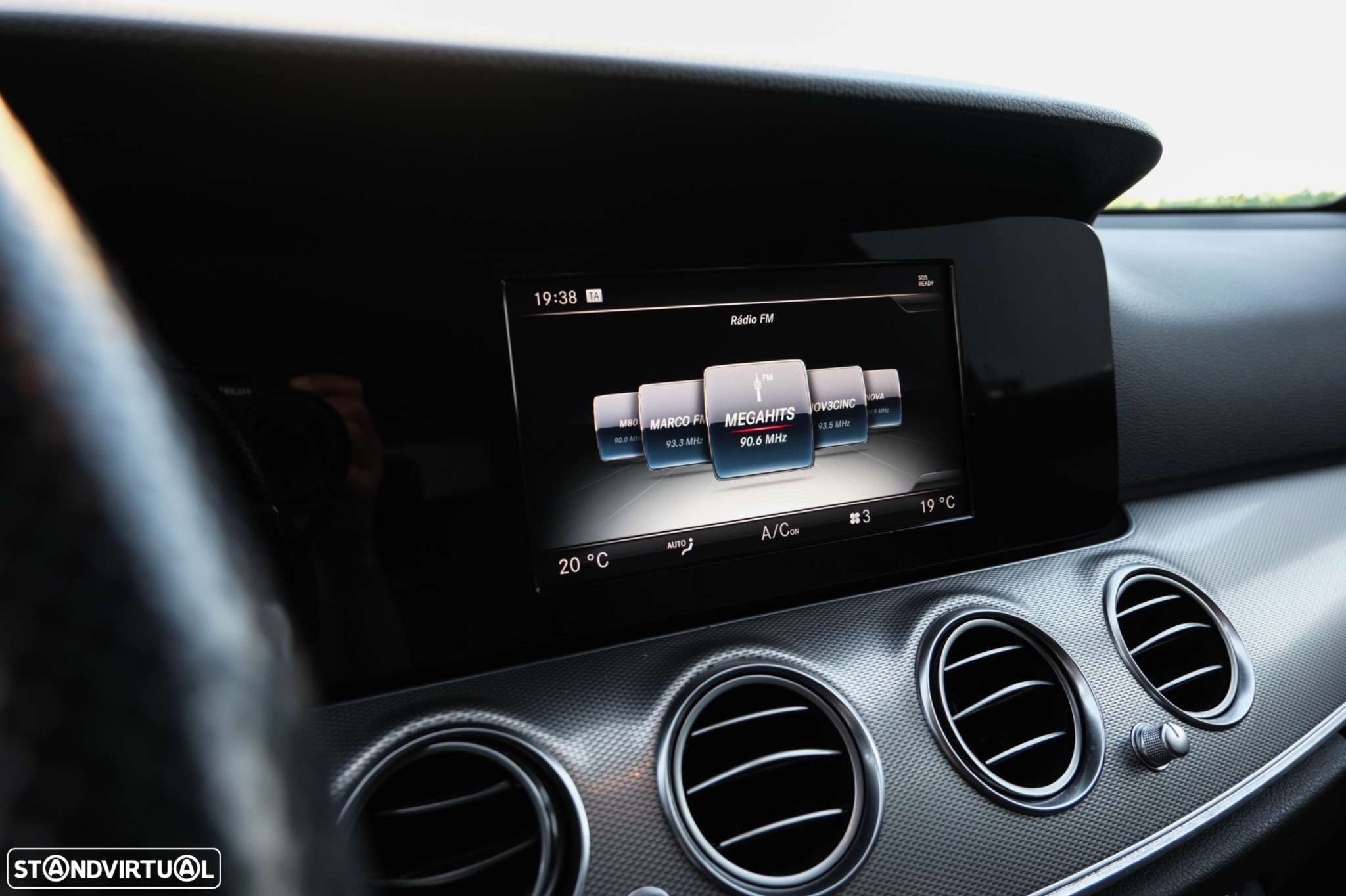 Mercedes-Benz E 220 BlueTEC Avantgarde Auto. - 17
