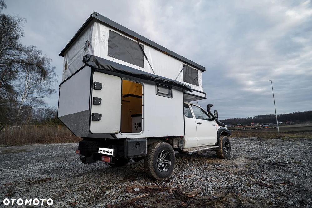 Toyota Hilux 4x4 Extra Cab - 2