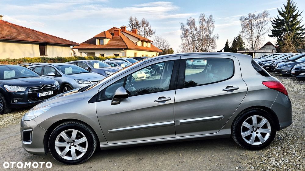 Peugeot 308 1.6 Premium Plus - 23