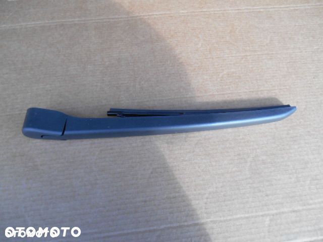 RAMIĘ WYCIERACZKI KLAPY VOLVO V60 - 2