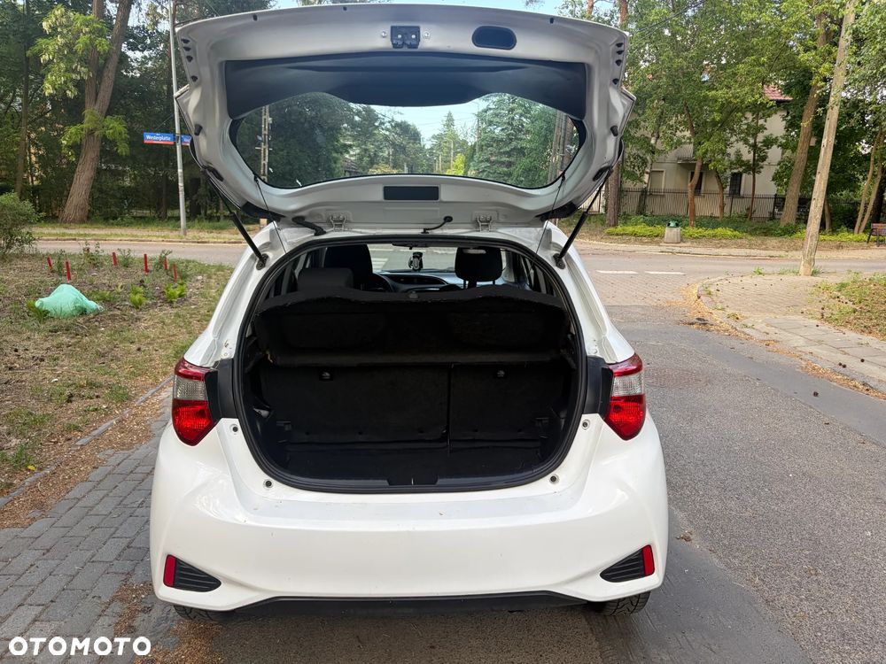 Toyota Yaris Hybrid 100 Active EU6 - 10