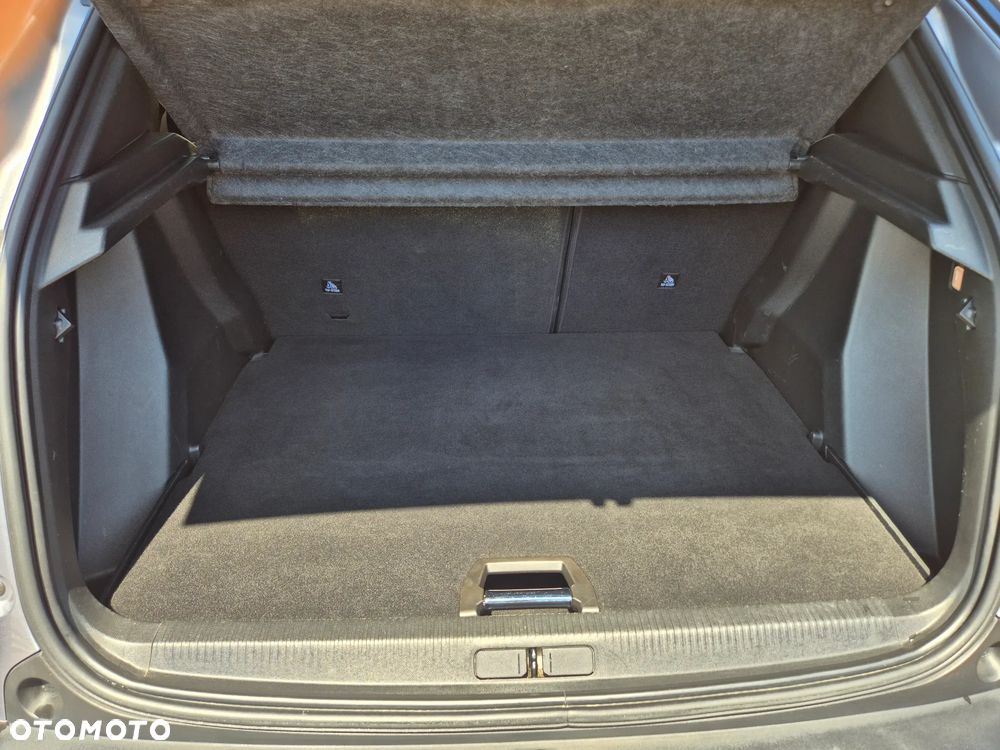 Peugeot 2008 PureTech 130 EAT8 GT - 22