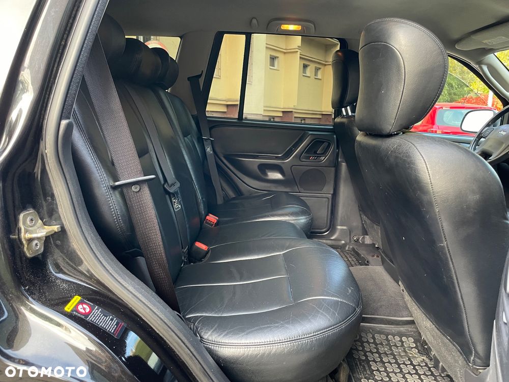 Jeep Grand Cherokee - 23