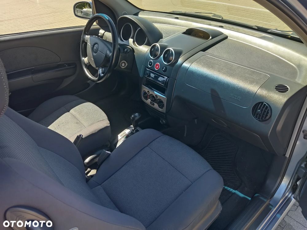 Chevrolet Kalos - 14