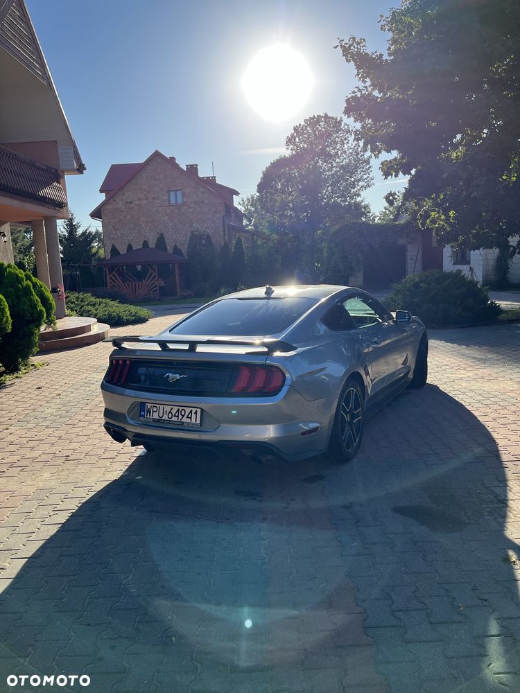Ford Mustang - 5
