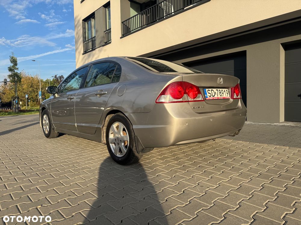 Honda Civic 1.8 Comfort - 3